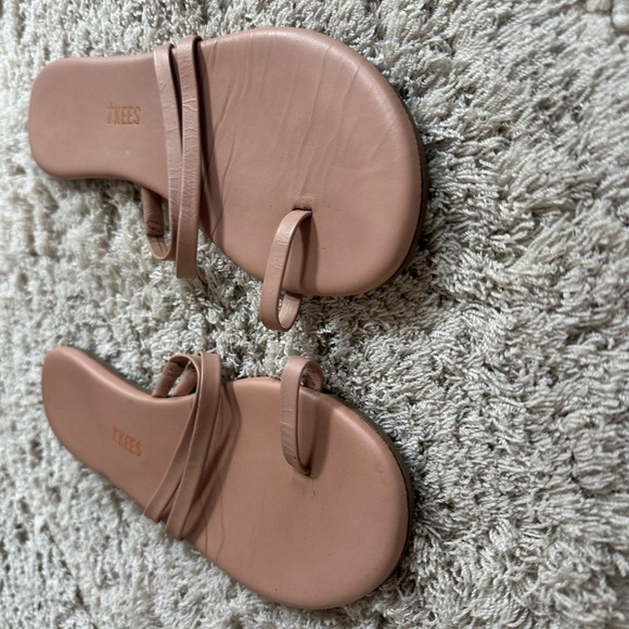 TKEES Leah Buff Sandals Women's Footwear tan cream beige Sandals toe strap 38 7 - Picture 3 of 6